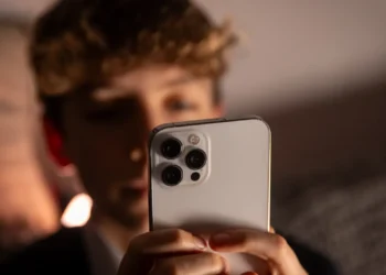 UK Weighs Australia-Style Social Media Ban for Under-16s as MPs Push for Child Safety Reform