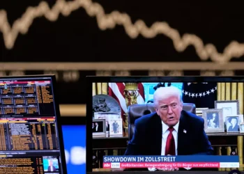 Global Markets Waver as Trump Tariff Threat Rattles Investor Confidence
