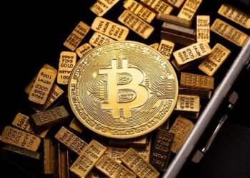 Bitcoin Volatility Returns as ETF Flows and Rate Expectations Collide